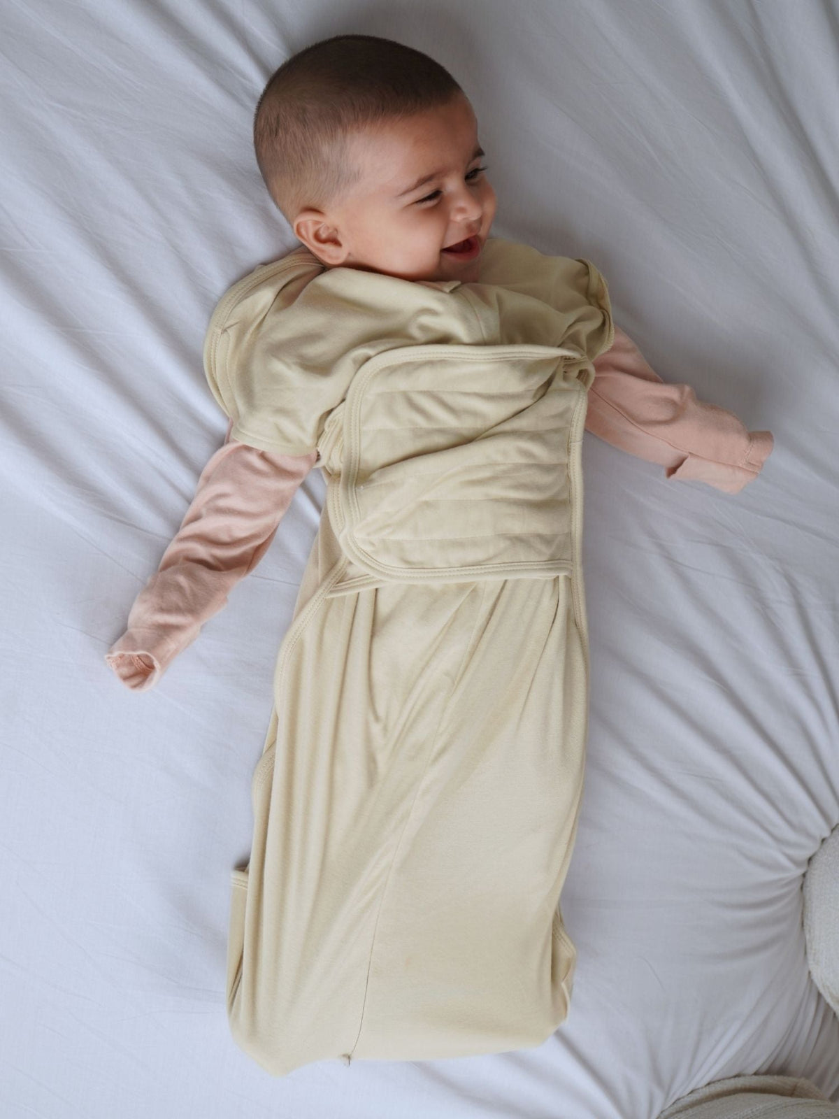 bamboo SNUGZIE™ 3 arms position swaddle pod - oatmeal